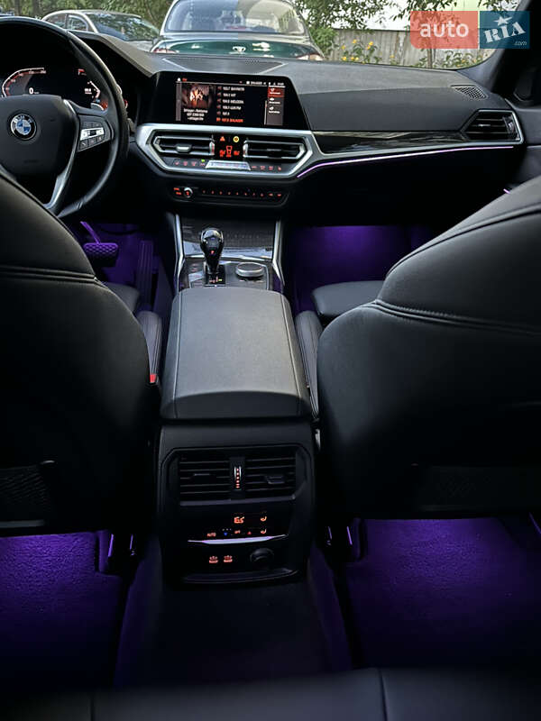 Седан BMW 3 Series 2019 в Черкасах