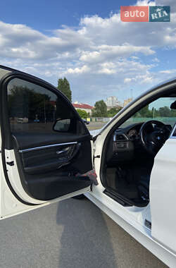 Седан BMW 3 Series 2017 в 
