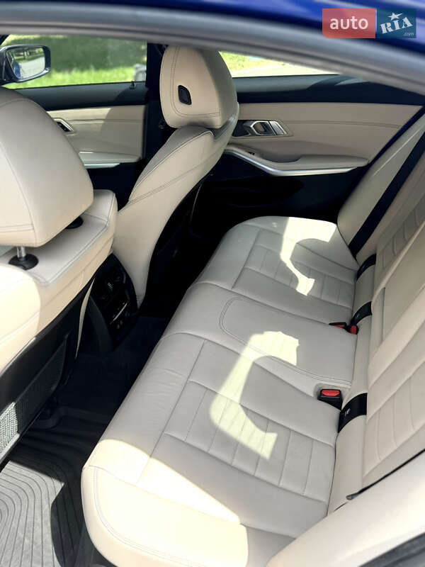 Седан BMW 3 Series 2019 в Києві