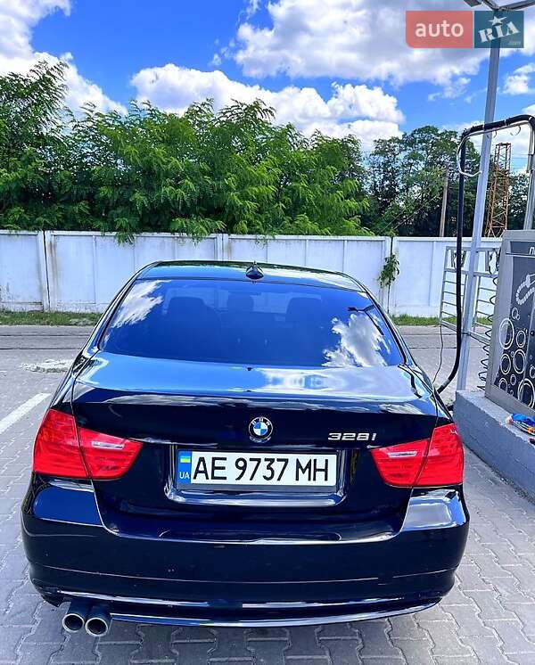 Седан BMW 3 Series 2010 в Ирпене