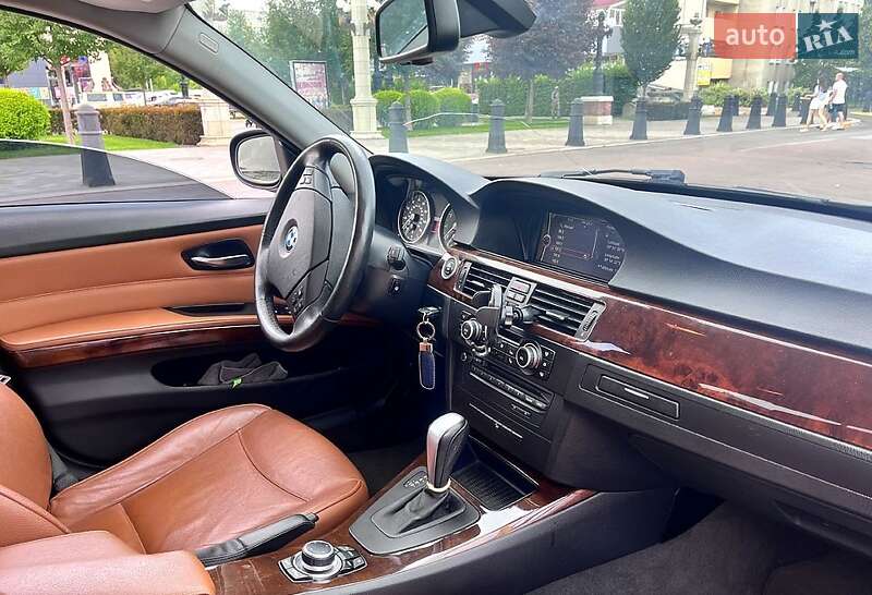 Седан BMW 3 Series 2010 в Ирпене