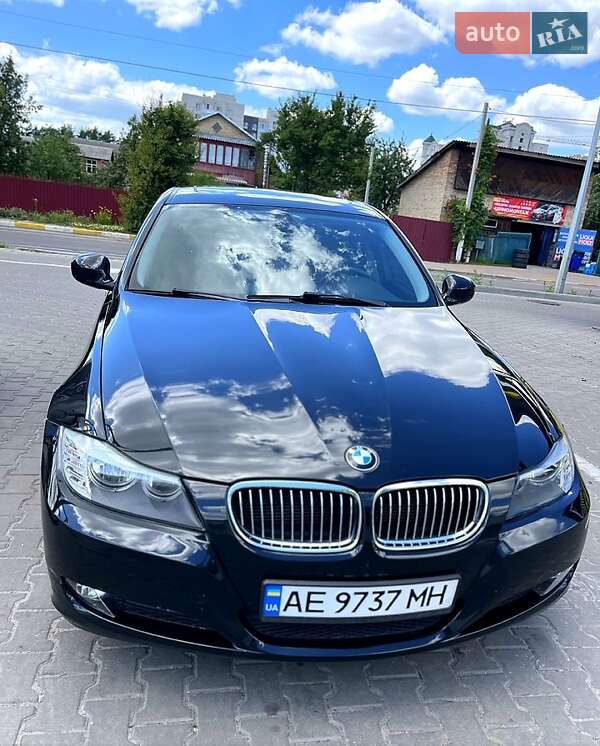 Седан BMW 3 Series 2010 в Ирпене