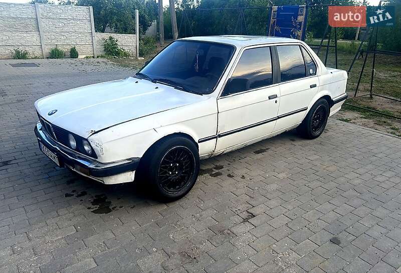 Седан BMW 3 Series 1986 в Новой Водолаге
