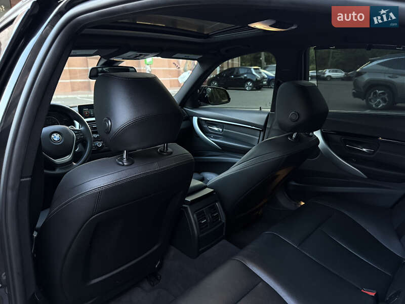 Седан BMW 3 Series 2016 в Одессе