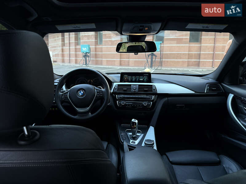 Седан BMW 3 Series 2016 в Одессе