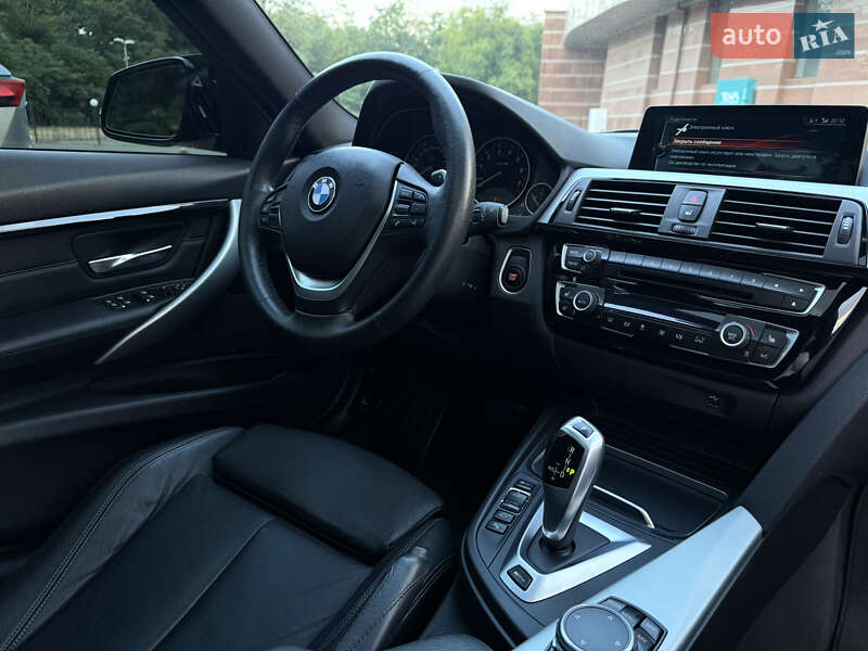 Седан BMW 3 Series 2016 в Одессе