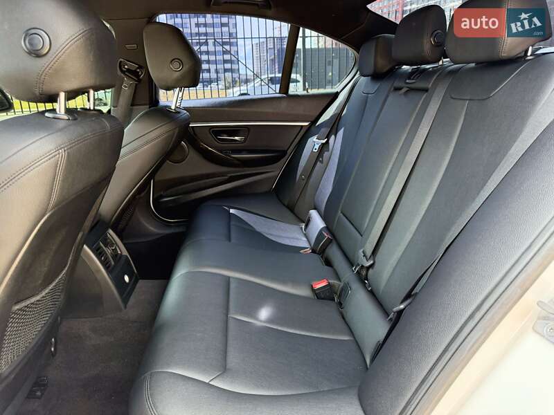 Седан BMW 3 Series 2015 в Киеве