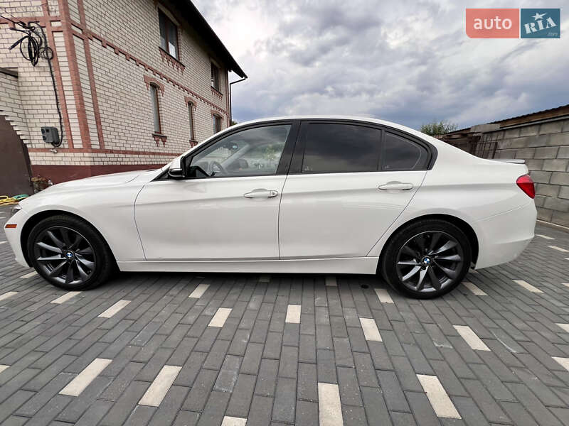 Седан BMW 3 Series 2015 в Житомире