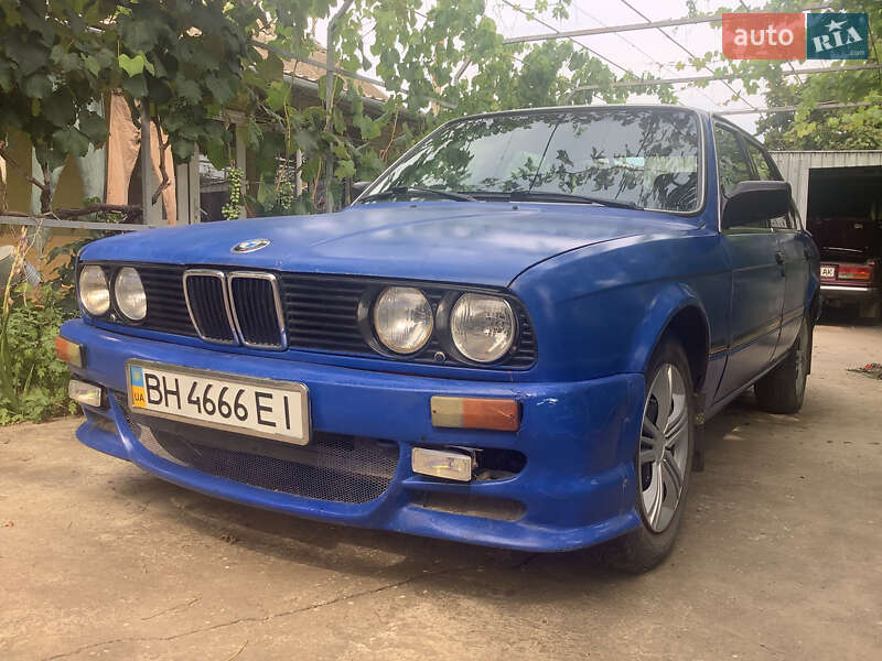 Седан BMW 3 Series 1987 в Ізмаїлі