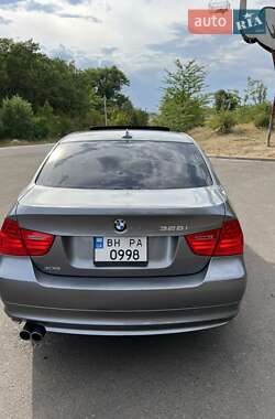 Седан BMW 3 Series 2010 в 