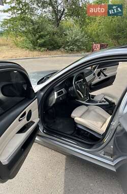 Седан BMW 3 Series 2010 в 