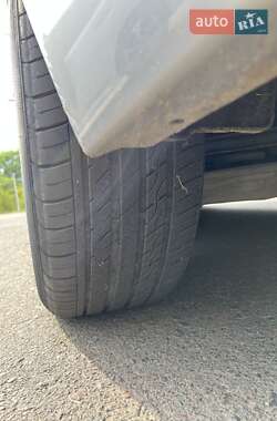 Седан BMW 3 Series 2010 в 