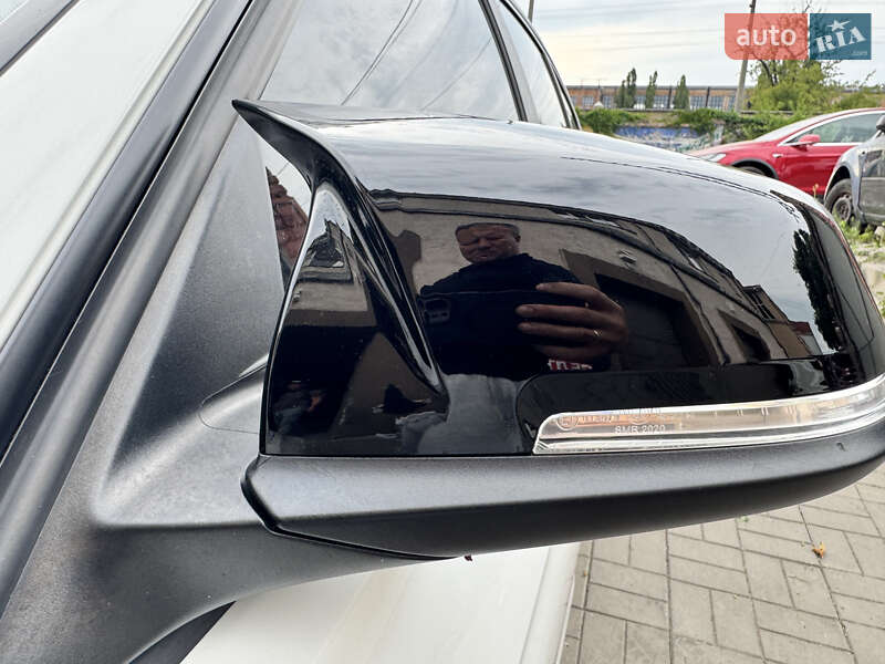 Седан BMW 3 Series 2017 в Киеве