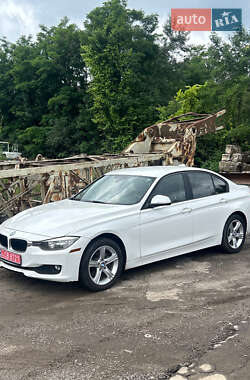 Седан BMW 3 Series 2015 в Львові