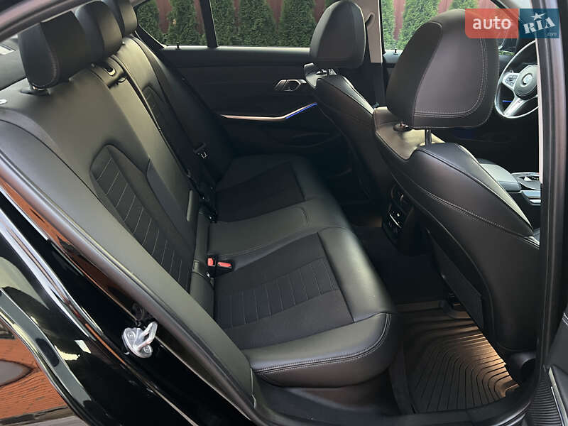 Седан BMW 3 Series 2019 в Луцке