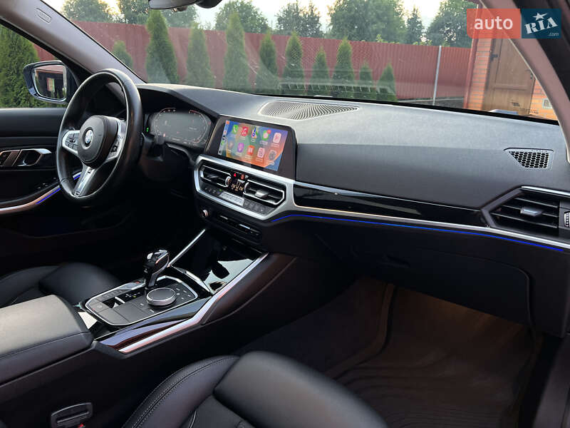Седан BMW 3 Series 2019 в Луцке