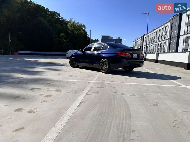 Седан BMW 3 Series 2015 в Киеве