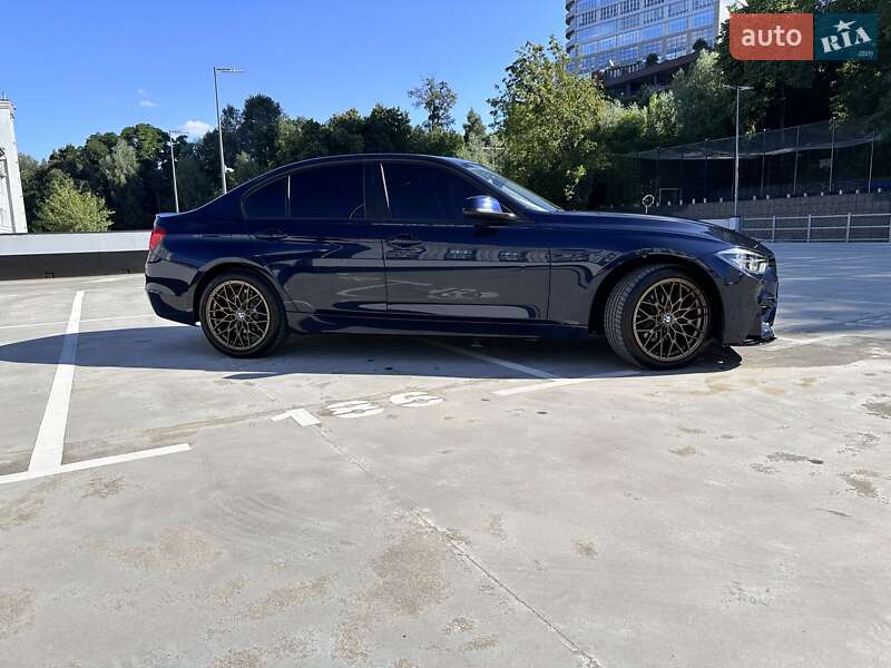 Седан BMW 3 Series 2015 в Киеве