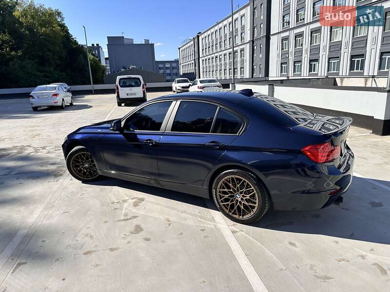 Седан BMW 3 Series 2015 в Киеве