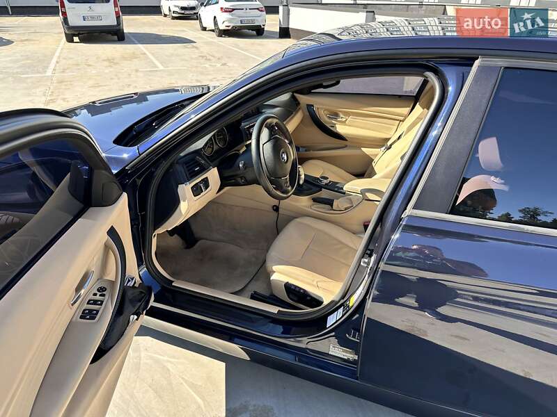 Седан BMW 3 Series 2015 в Киеве