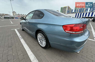 Седан BMW 3 Series 2009 в Одессе