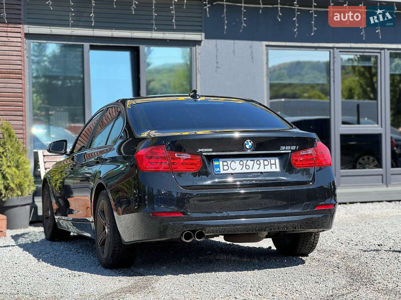 Седан BMW 3 Series 2013 в Львові