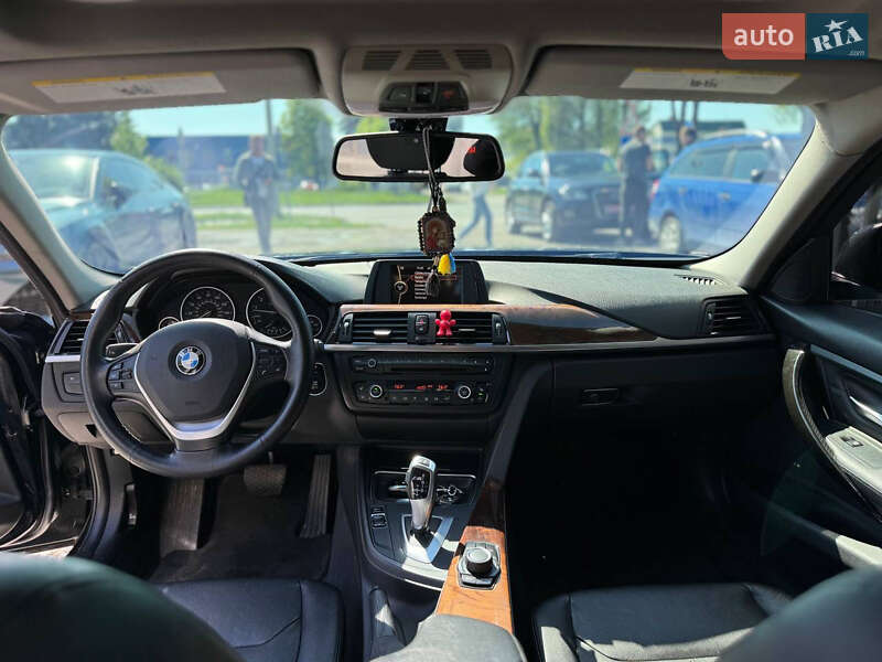 Седан BMW 3 Series 2013 в Львові
