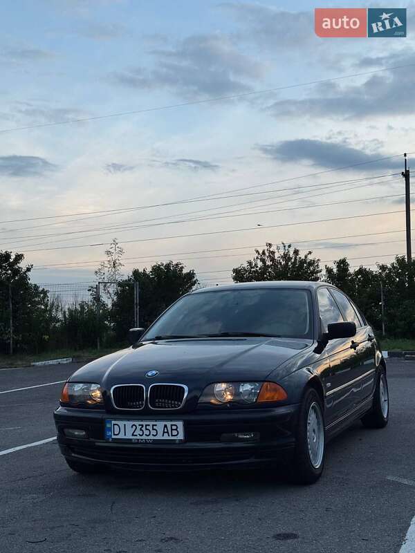 Седан BMW 3 Series 2000 в Дубровиці