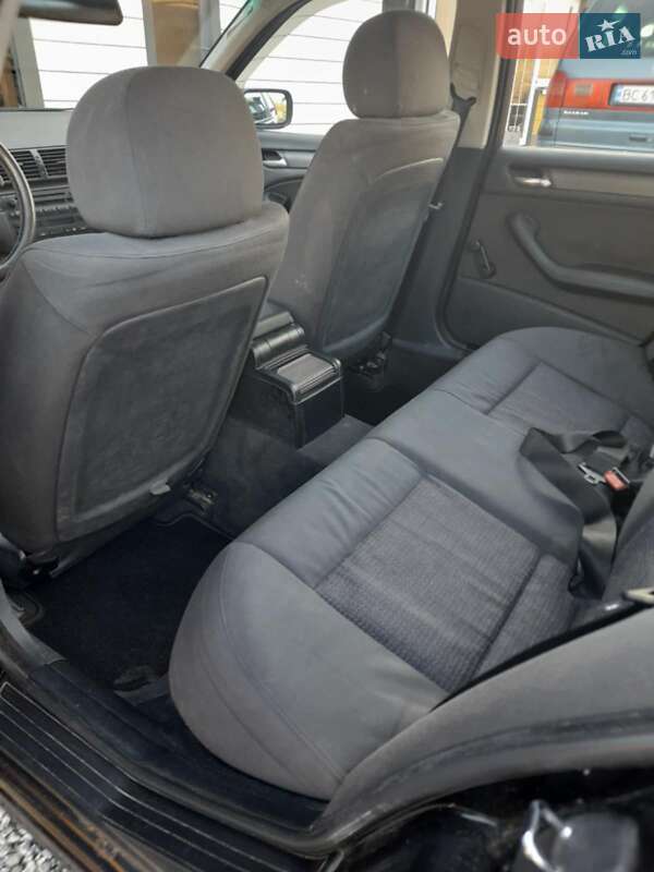 Седан BMW 3 Series 2002 в Дрогобичі