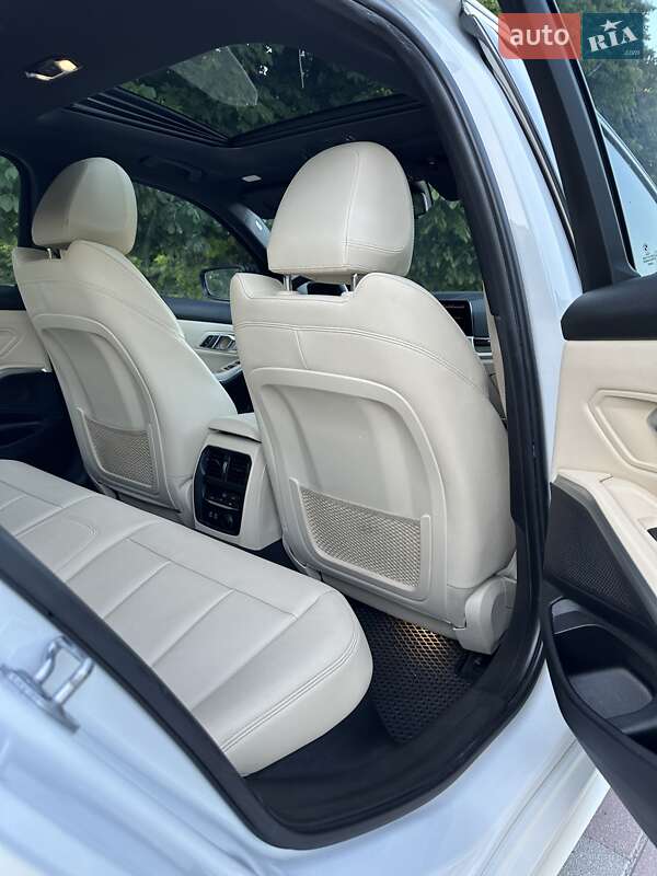 Седан BMW 3 Series 2019 в Тернополі фото 32 Седан BMW 3 Series 2019 в Тернополі