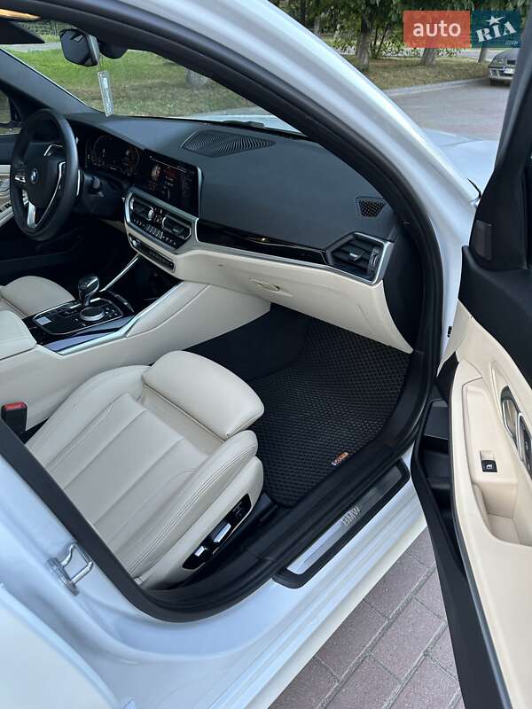 Седан BMW 3 Series 2019 в Тернополі фото 34 Седан BMW 3 Series 2019 в Тернополі