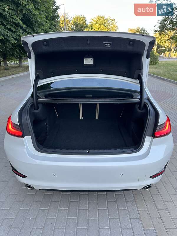 Седан BMW 3 Series 2019 в Тернополі фото 37 Седан BMW 3 Series 2019 в Тернополі
