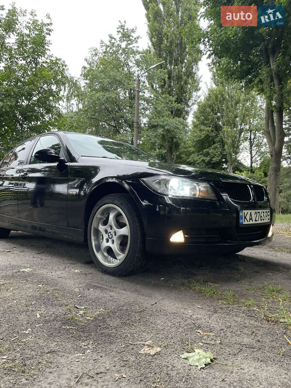Седан BMW 3 Series 2006 в Киеве