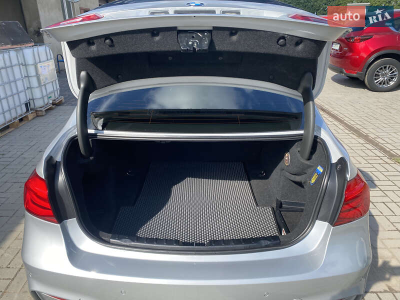 Седан BMW 3 Series 2013 в Львове