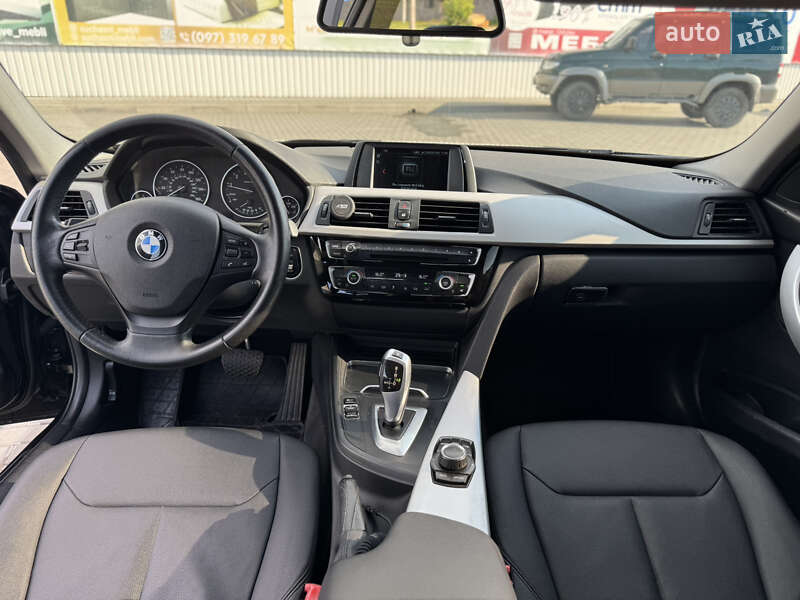 Седан BMW 3 Series 2017 в Кременчуці