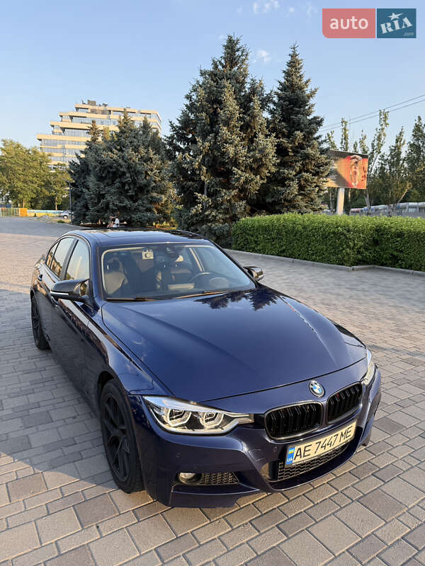 Седан BMW 3 Series 2015 в Дніпрі