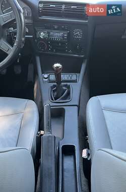 Седан BMW 3 Series 1985 в 