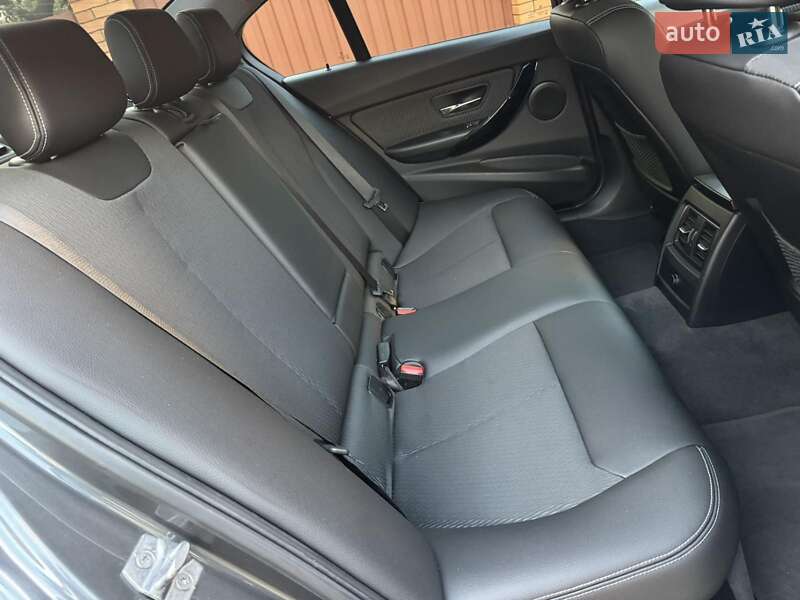 Седан BMW 3 Series 2018 в Виннице