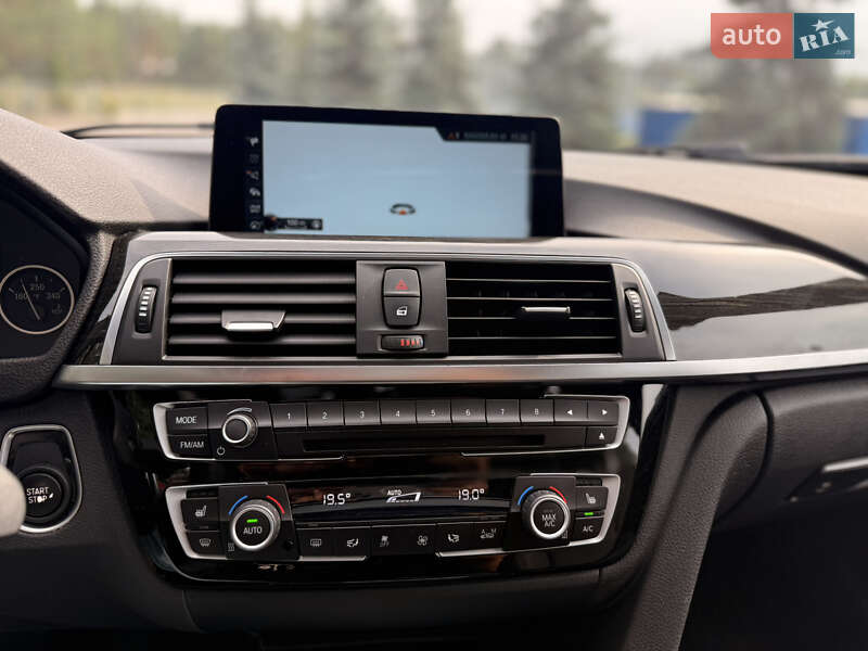 Седан BMW 3 Series 2017 в Киеве