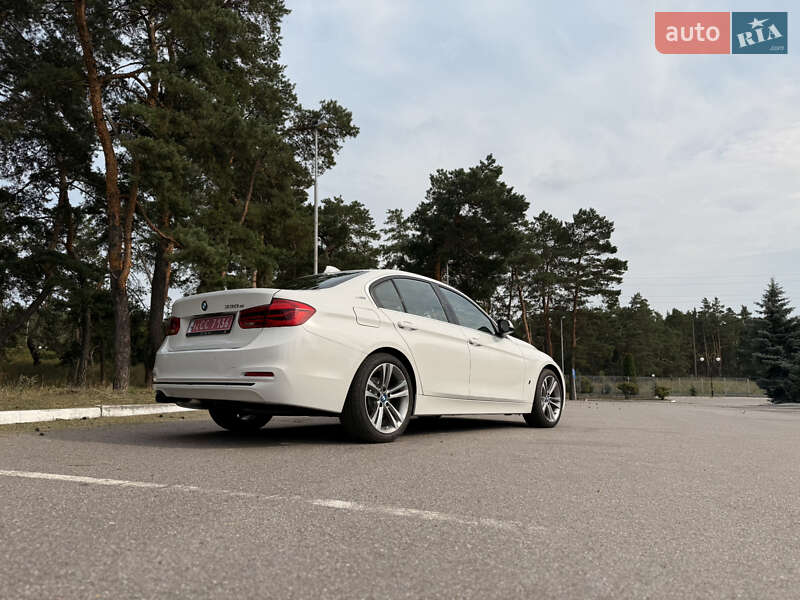 Седан BMW 3 Series 2017 в Киеве
