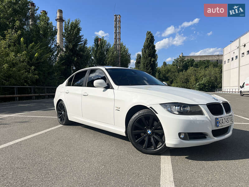 Седан BMW 3 Series 2011 в Киеве