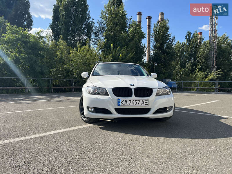 Седан BMW 3 Series 2011 в Киеве