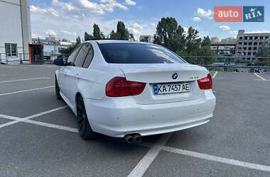 Седан BMW 3 Series 2011 в 