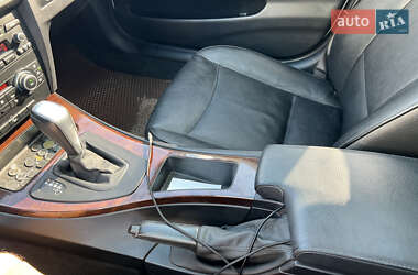Седан BMW 3 Series 2011 в 