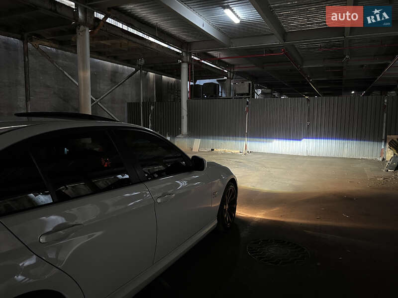 Седан BMW 3 Series 2011 в Киеве