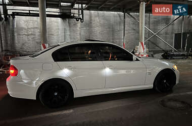Седан BMW 3 Series 2011 в 