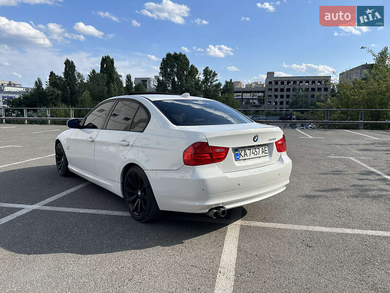 Седан BMW 3 Series 2011 в Киеве