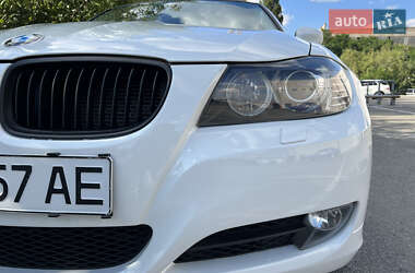 Седан BMW 3 Series 2011 в 