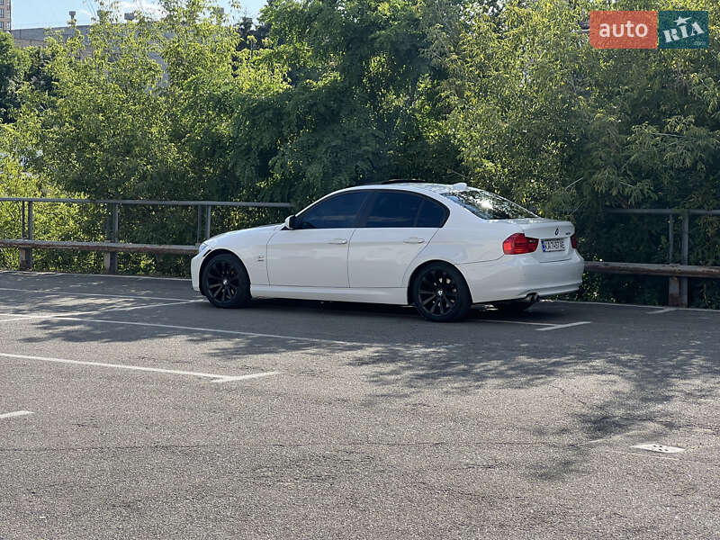 Седан BMW 3 Series 2011 в Киеве