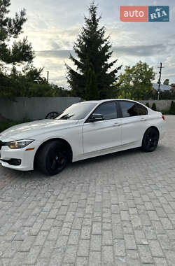 Седан BMW 3 Series 2015 в Жовкве